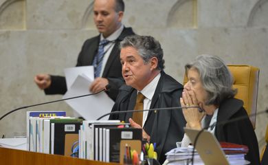 Brasília - Proposta para cancelar sessão de julgamentos, apresentada pelo ministro Marco Aurélio, foi acolhida por unanimidade, e a sessão extraordinária começará às 17h30  (Antonio Cruz/Agência Brasil)