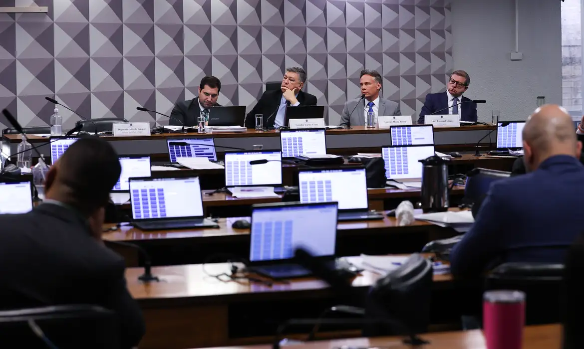 Brasília 04/12/2025 - Reunião da Comissão Parlamentar Mista de Inquérito (CPMI) do INSS  para tomar  depoimento do presidente da Amar Brasil Clube de Benefícios (ABCB), Américo Monte Júnior. Foto: Lula Marques/Agência Brasil