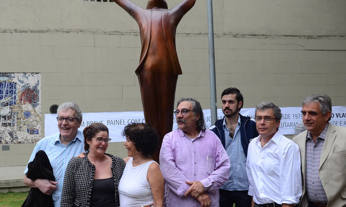 São Paulo - Câmara Municipal de SP inaugura escultura em homenagem ao jornalista Vladimir Herzog (Rovena Rosa/Agência) Brasil