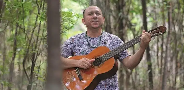 Roberto Shamanti, cantor