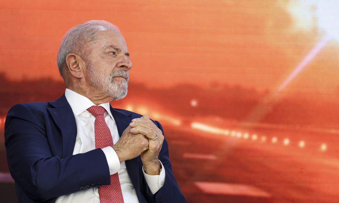 Brasília (DF), 11/02/2026 - O presidente Luiz Inácio Lula da Silva participa de cerimônia para anúncio de investimentos para ampliação e modernização de 11 aeroportos do país. Serão beneficiados os aeroportos de Congonhas (São Paulo), Campo Grande (MS), Ponta Porã (MS), Corumbá (MS), Santarém (PA), Marabá (PA), Carajás (PA), Altamira (PA), Uberlândia (MG), Uberaba (MG) e Montes Claros (MG). Foto: Marcelo Camargo/Agência Brasil