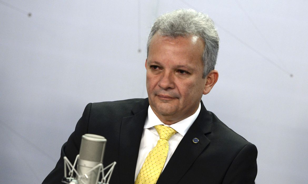 Brasília - O ministro das comunicações, André Figueiredo participa do programa Bom Dia Ministro (José Cruz/Agência Brasil)