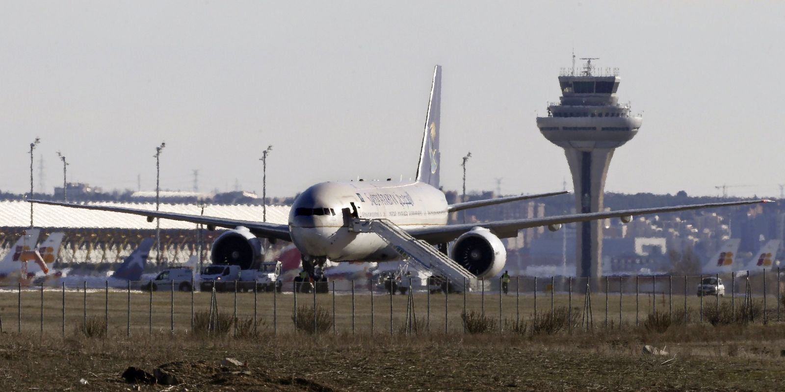 España exige visa para permanecer en los aeropuertos