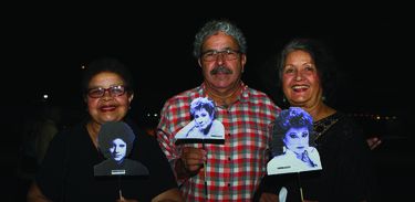 Fãs de Lucecita Benítez narram o documentário sobre a vida da cantora