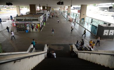 Brasília - Rodoviária do Plano Piloto amanhece sem ônibus devido ao ato de protesto contra as reformas trabalhista e da Previdência Social promovido pelas centrais sindicais (Marcello Casal Jr/Agência Brasil)