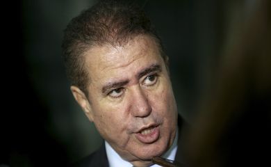 Presidente da FNP, Jonas Donizette, fala à imprensa