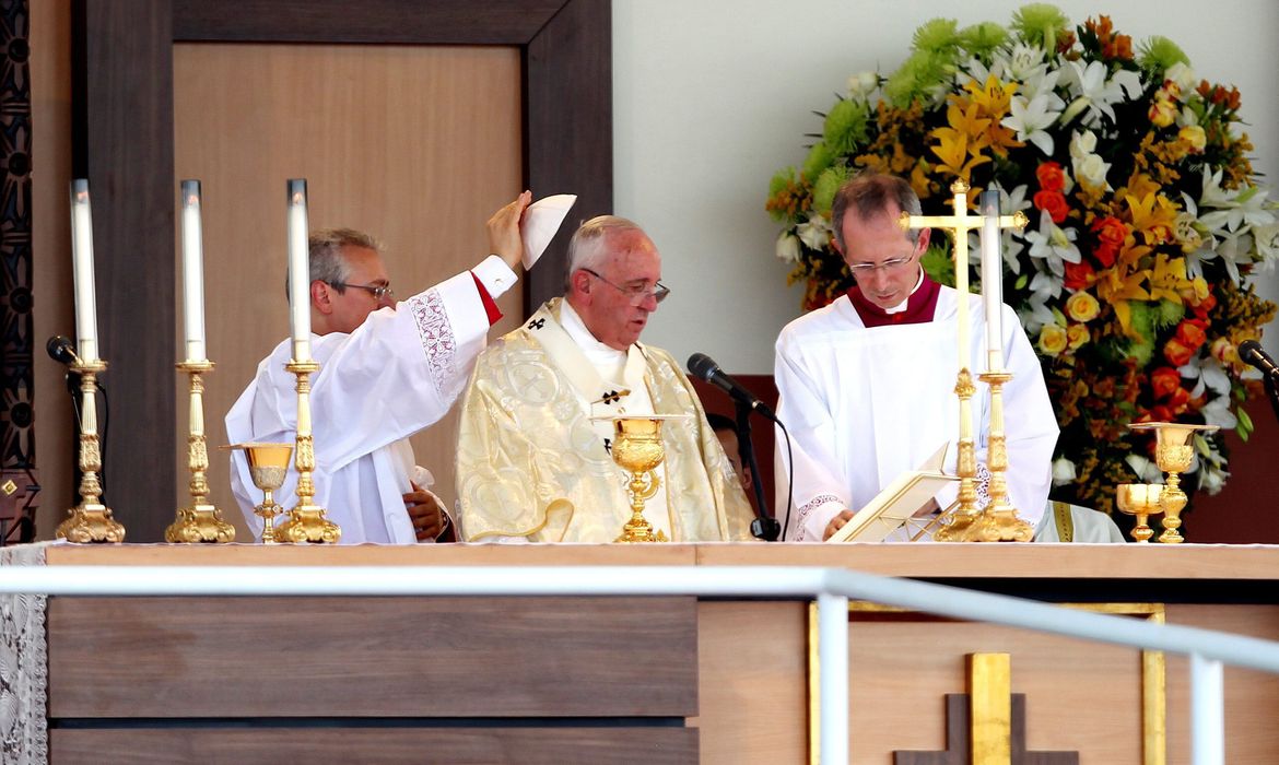 Papa Francisco celebra missa em Guayaquil, Equador
