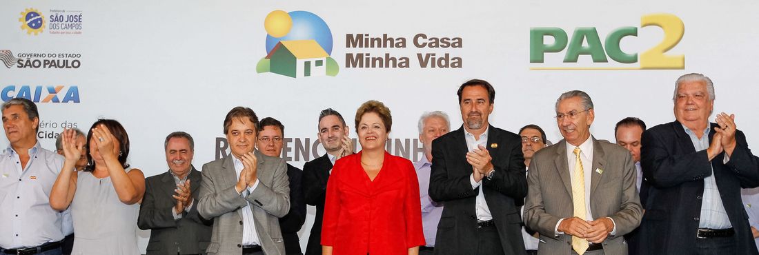 Dilma assina ordem de serviço para Pinheirinho