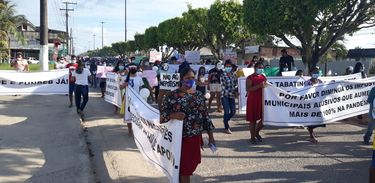 Moradores fazem protesto contra a corrupção em Tabatinga