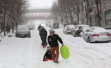Nevasca nos Estados Unidos (EPA/Andrew Gombert/Agência Lusa)