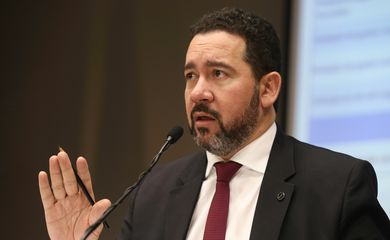 Brasília - O ministro do Planejamento, Dyogo Oliveira, anuncia novas metas fiscais para 2017 e 2018 (Fabio Rodrigues Pozzebom/Agência Brasil)