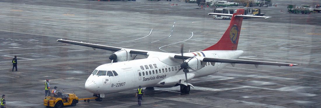 Aeronave da TransAsia que se acidentou é um bimotor ATR-72 como este da imagem