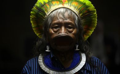 Rio de Janeiro - O cacique Raoni Metuktire, líder indígena  da etnia Caiapó, participa do 1º Congresso Mundial de Direito Ambiental, no TJRJ  (Fernando Frazão/Agência Brasil)