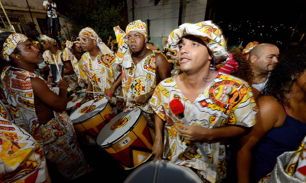 Salvador - Blocos de carnaval agitam a noite baiana  (Valter Pontes/Secom-BA)