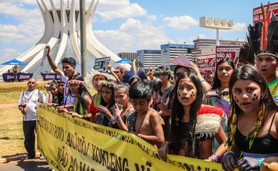 Brasília (DF), 20/09/2023, Lideranças indígenas fazem passeata contra marco temporal na Esplanada dos Ministérios. Foto: Antônio Cruz/Agência Brasil