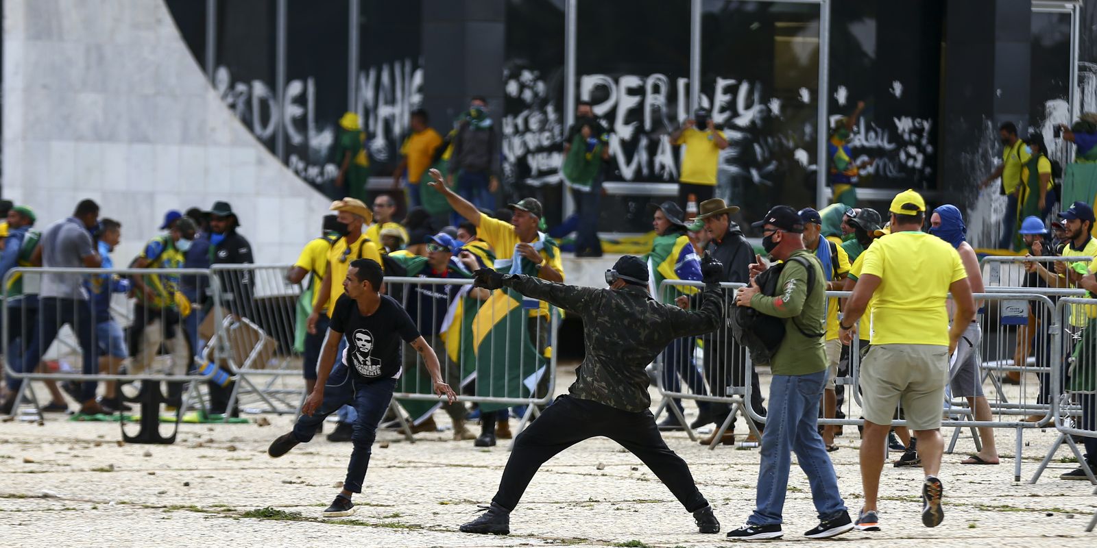Manifestantes invadem Congresso, Planalto e STF | Agência Brasil