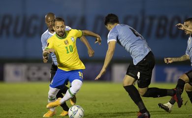 Uruguai x Brasil no Estádio Centenário em Montevidéu pela quarta rodada das Eliminatórias da Copa do Mundo de 2022. Everton Ribeiro
