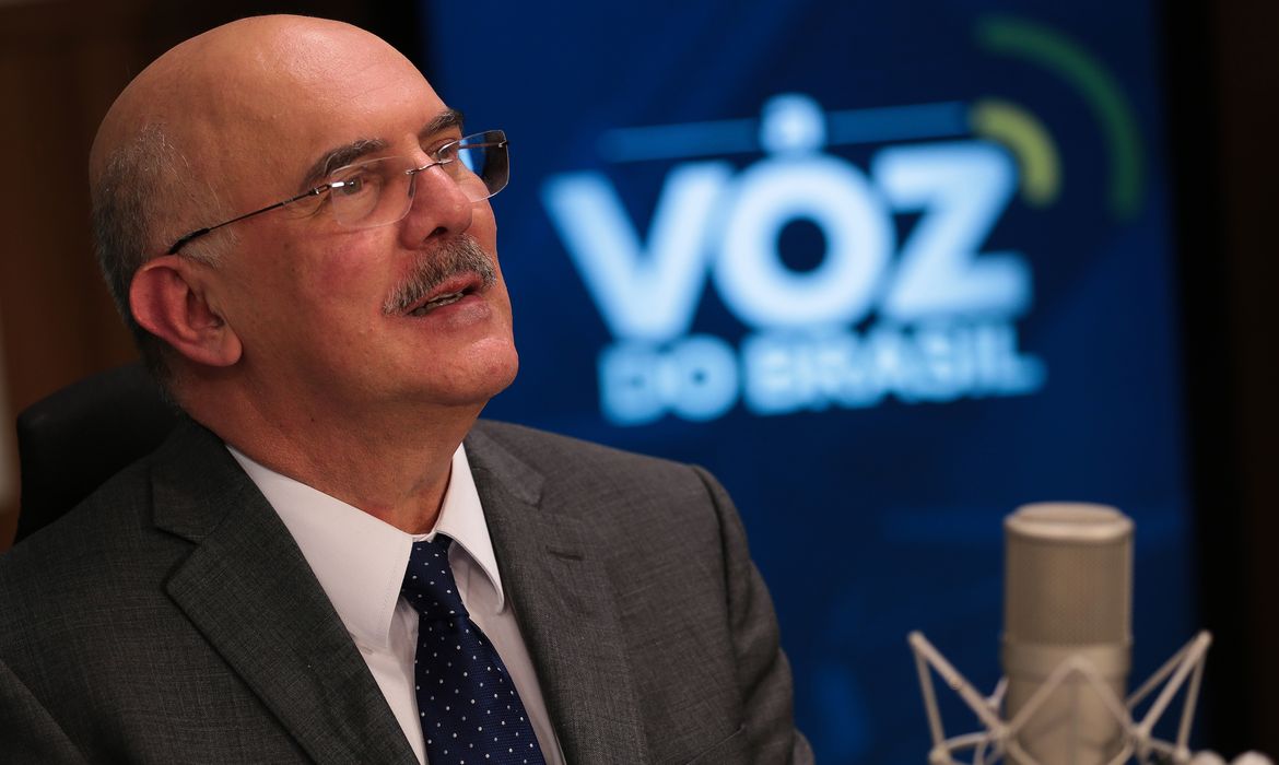 Ministro da Educação, Milton Ribeiro, participa do programa A Voz do BrasilAssuntos: educação, milton ribeiro, Voz do Brasil
