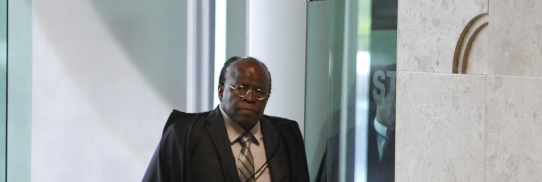 O ministro Joaquim Barbosa é o relator do "Mensalão"