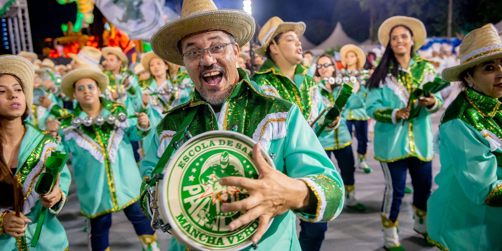 TV Brasil transmite desfiles das escolas de samba de São Paulo TV Brasil transmite desfiles das escolas de samba de São Paulo