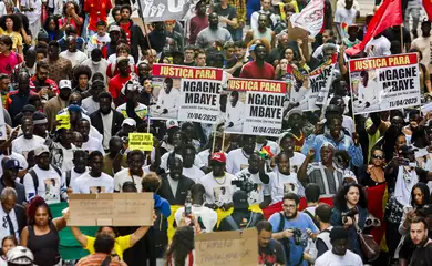 São Paulo(SP), 14/04/2025 - Manifestação  na praça da República, contra a morte do ambulante senegalês Ngange Mbaye, na sexta-feira, morto por um policial militar durante operação delegada no Brás, contra o comércio ambulante. 
Foto: Paulo Pinto/Agência Brasil