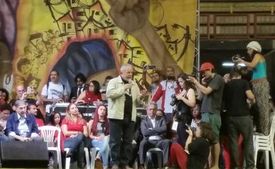 Lula critica cortes no Bolsa Família e diz: “eles deviam viver um dia de pobre”