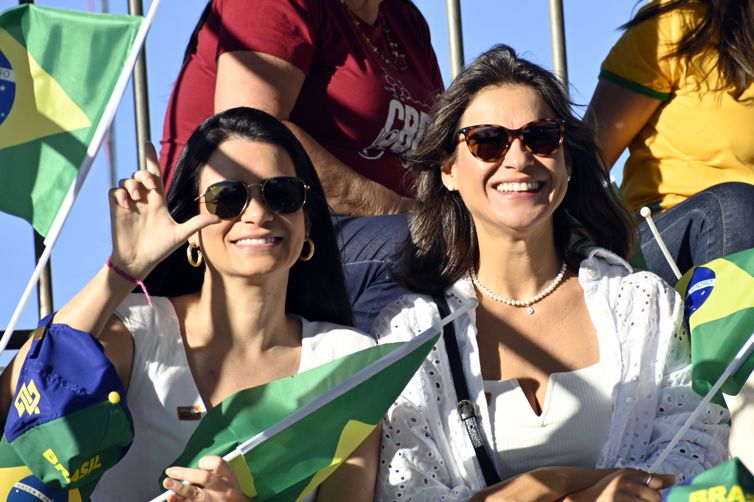 Brasília (DF), 07-09-2023 - Presidente Luiz Inácio Lula da Silva, ao lado do Vice-presidente Geraldo Alckmin, participam do desfile Cívico-Militar de 7 de Setembro na Esplanada dos Ministérios em Brasília. Foto: Cadu Gomes/VPR