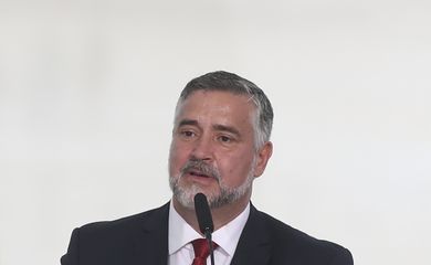 O ministro da Secretaria de Comunicação Social da Presidência, Paulo Pimenta, toma posse, no Salão Oeste do Palácio do Planalto