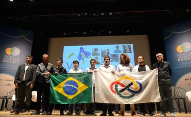 Rio de Janeiro - Divulgação da equipe brasileira que disputará a Olimpíada Internacional de Matemática, que ocorre em julho deste ano pela primeira vez no Brasi (Tânia Rêgo/Agência Brasil)