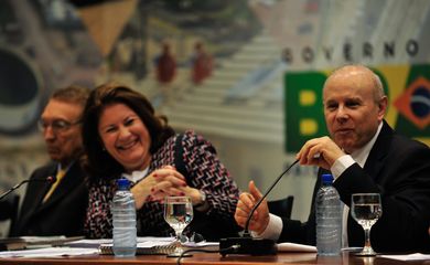 Brasília - A ministra Miriam Belchior e o ministro Guido Mantega, durante anúncio dos resultados do balanço de três anos do Programa de Aceleração do Crescimento (PAC 2) (Marcelo Camargo/Agência Brasil)