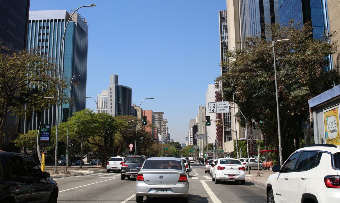 Trânsito da avenida Brigadeiro Faria Lima, em Pinheiros.