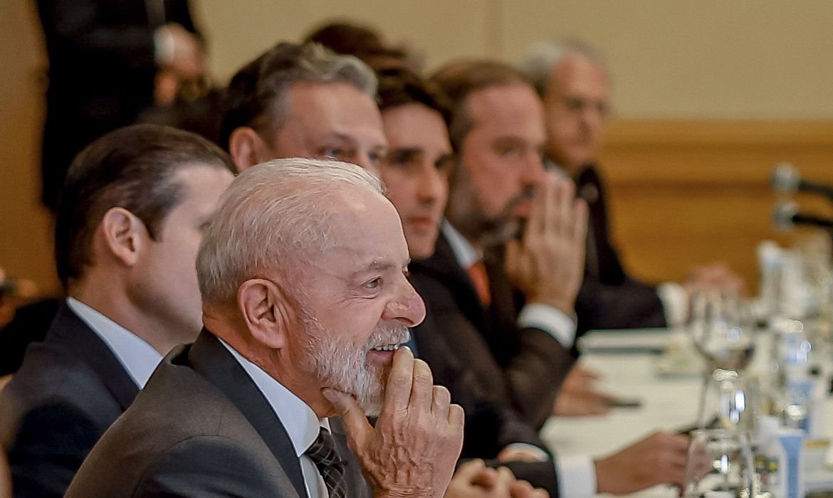 Presidente da República, Luiz Inácio Lula da Silva, durante reunião com integrantes da Associação Brasileira das Indústrias Exportadoras de Carnes (ABIEC). Hotel Imperial - Japão Foto: Ricardo Stuckert / PR