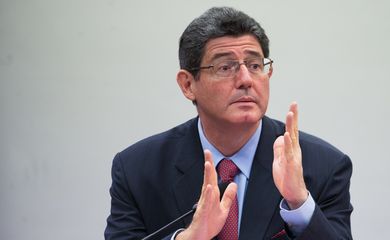 O ministro Joaquim Levy fala sobre as medidas de ajuste fiscal durante audiência pública conjunta de Comissões da Câmara dos Deputados (Marcelo Camargo/Agência Brasil)