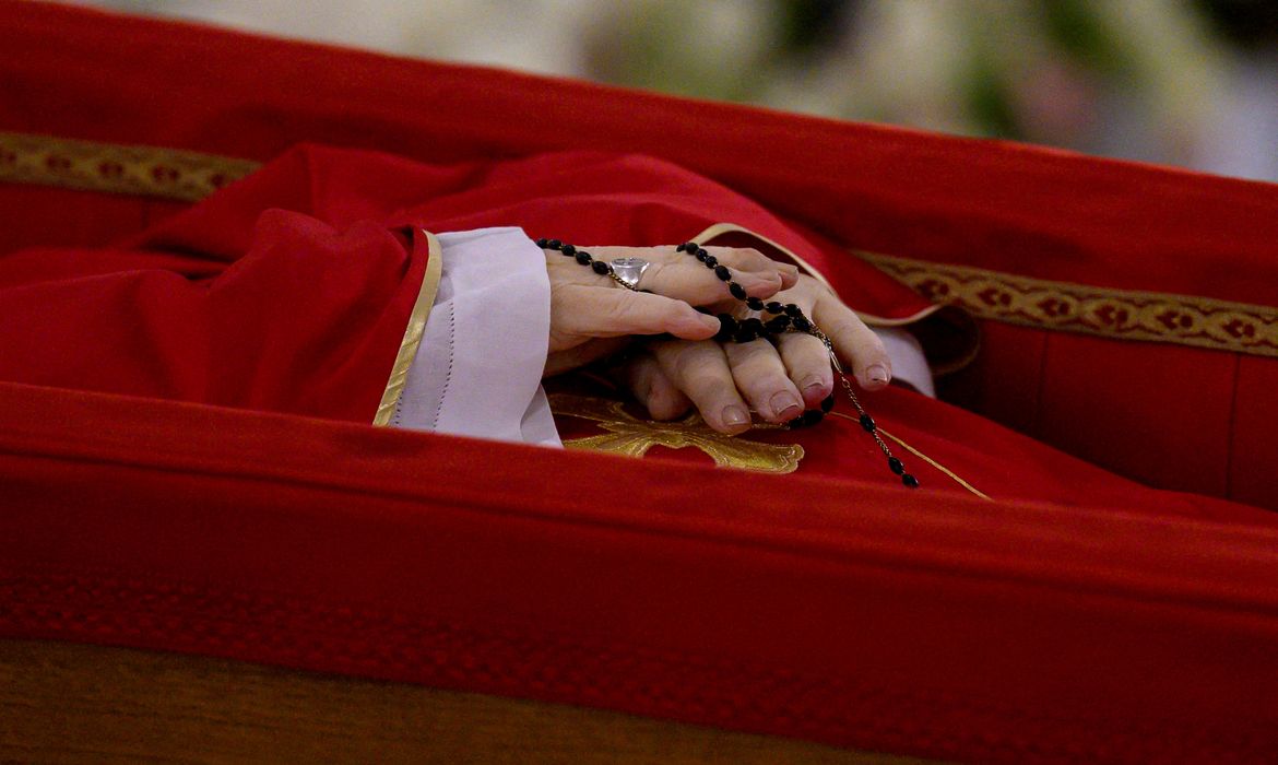 Morte do papa Francisco: “Tudo aconteceu muito rápido”, diz Vaticano