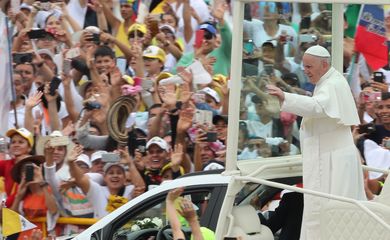 Villavicencio (Colômbia) - Papa Francisco chega para celebrar uma missa em Villavicencio, sua segunda parada na visita na Colômbia (EFE/Leonardo Muñoz)