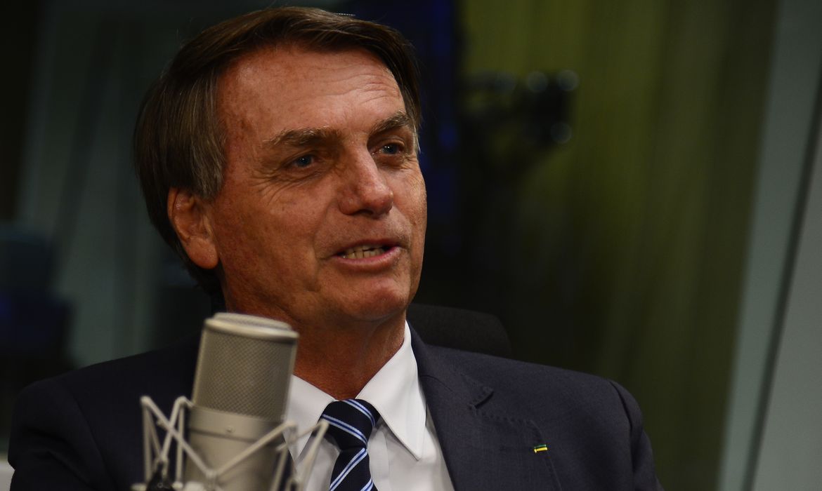 O presidente da República, Jair Bolsonaro, é entrevistado no programa A Voz do Brasil.
