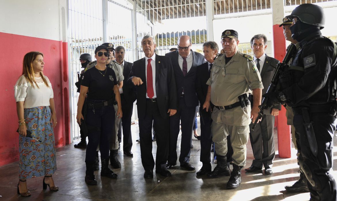 A comitiva que inspecionou o Complexo Prisional de Aparecida de Goiânia estava composta de representantes do Tribunal de Justiça de Goiás (TJ-GO), do Ministério Público e da Defensoria Pública estaduais e da Comissão de Direitos Humanos da