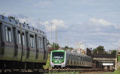 O Metrô do Distrito Federal é um sistema de metropolitano que opera em 6 regiões administrativas do Distrito Federal brasileiro. É operado pela Companhia do Metropolitano do Distrito Federal.