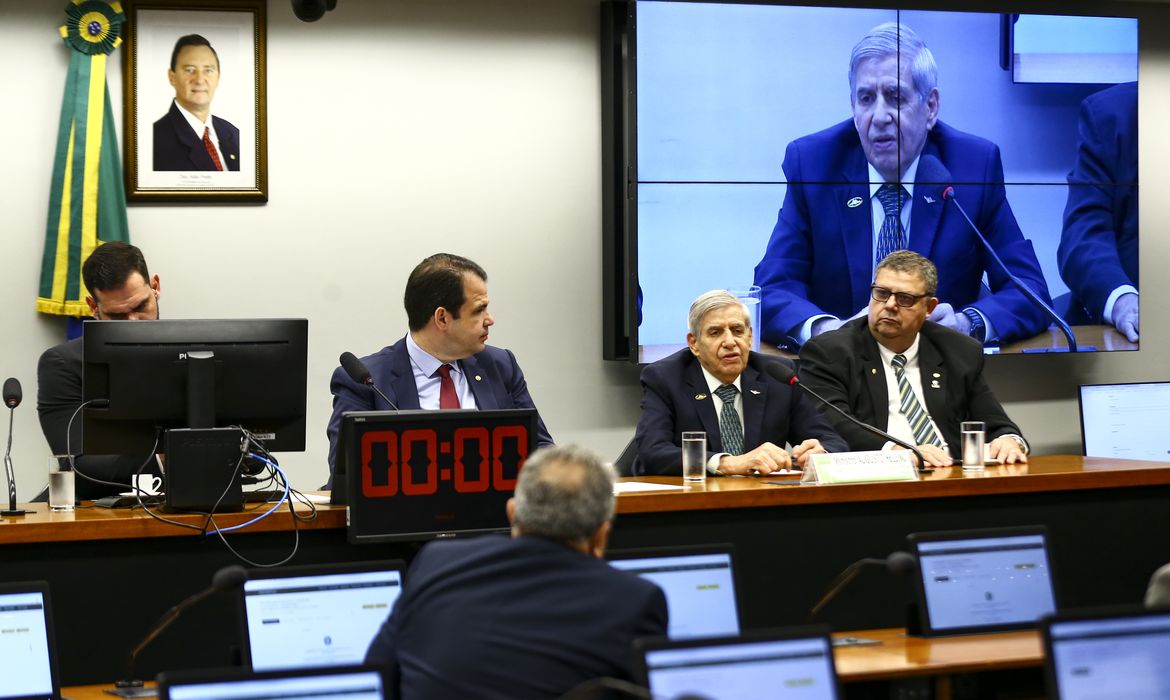 O ministro do Gabinete de Segurança Institucional (GSI), general Augusto Heleno, durante audiência da Comissão de Fiscalização Financeira e Controle da Câmara dos Deputados.