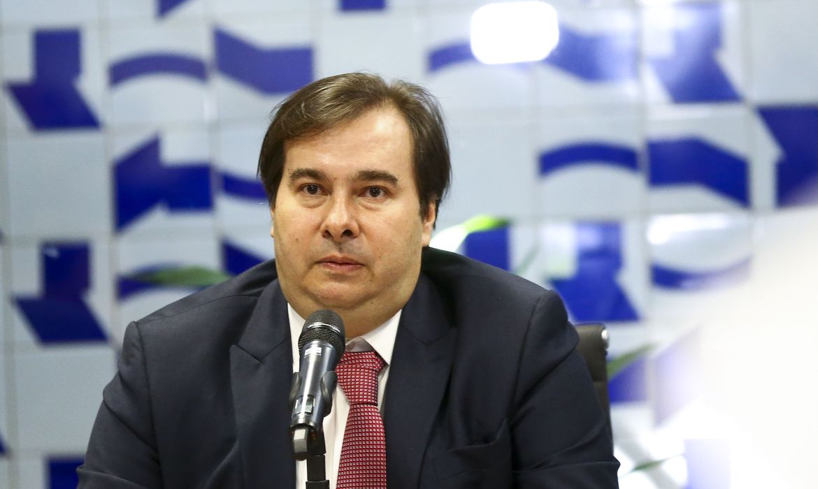 Maia diz que votará em plenário matérias relacionadas ao ...