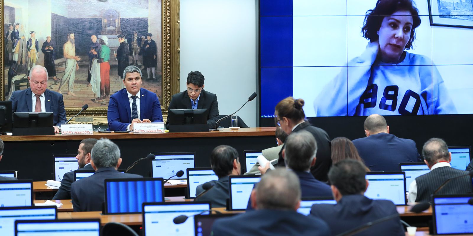 Presa na Itália, Carla Zambelli presta depoimento à CCJ da Câmara