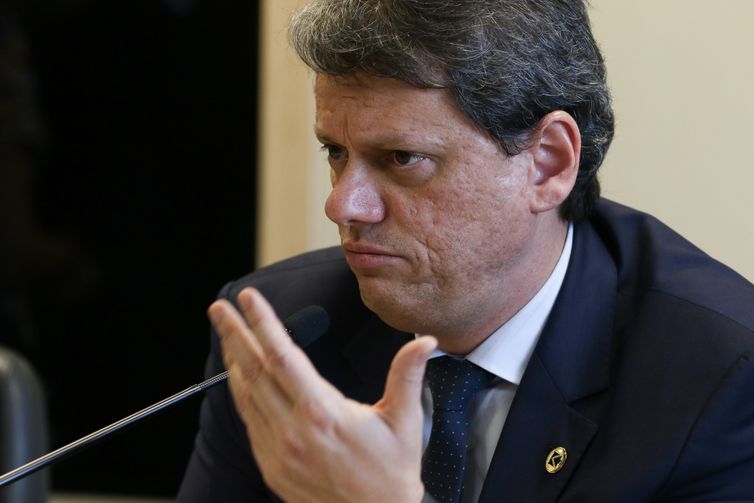 O ministro da Infraestrutura, Tarcísio Gomes de Freitas, dá entrevista coletiva, para fazer um balanço das ações de 2019 e projetos para 2020