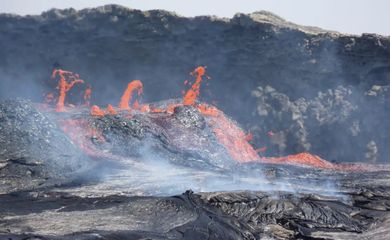 Etiópia, 08/07/2025 - Lava em erupção do vulcão Erta Ale, na região de Afar, na Etiópia. Foto: Derek Keir/Divulgação