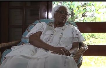Maria Stella de Azevedo Santos - Iya Odé Kayode - nasceu no dia 2 de maio de 1925, na Ladeira do Ferrão, no Pelourinho, na cidade de Salvador.
