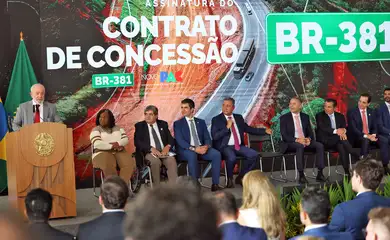Brasília (DF), 22/01/2025 - O presidente da República Luiz Inácio Lula da Silva participa, no Palácio do Planalto, da cerimônia de assinatura do contrato de concessão de um trecho da BR-381, em Minas Gerais. Foto: José Cruz/Agência Brasil