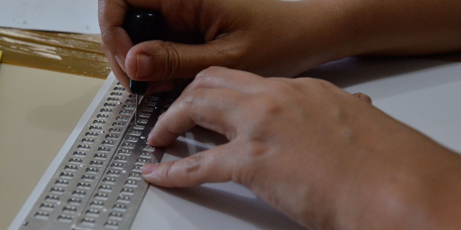 Pandemia reforça importância do braille para deficientes visuais