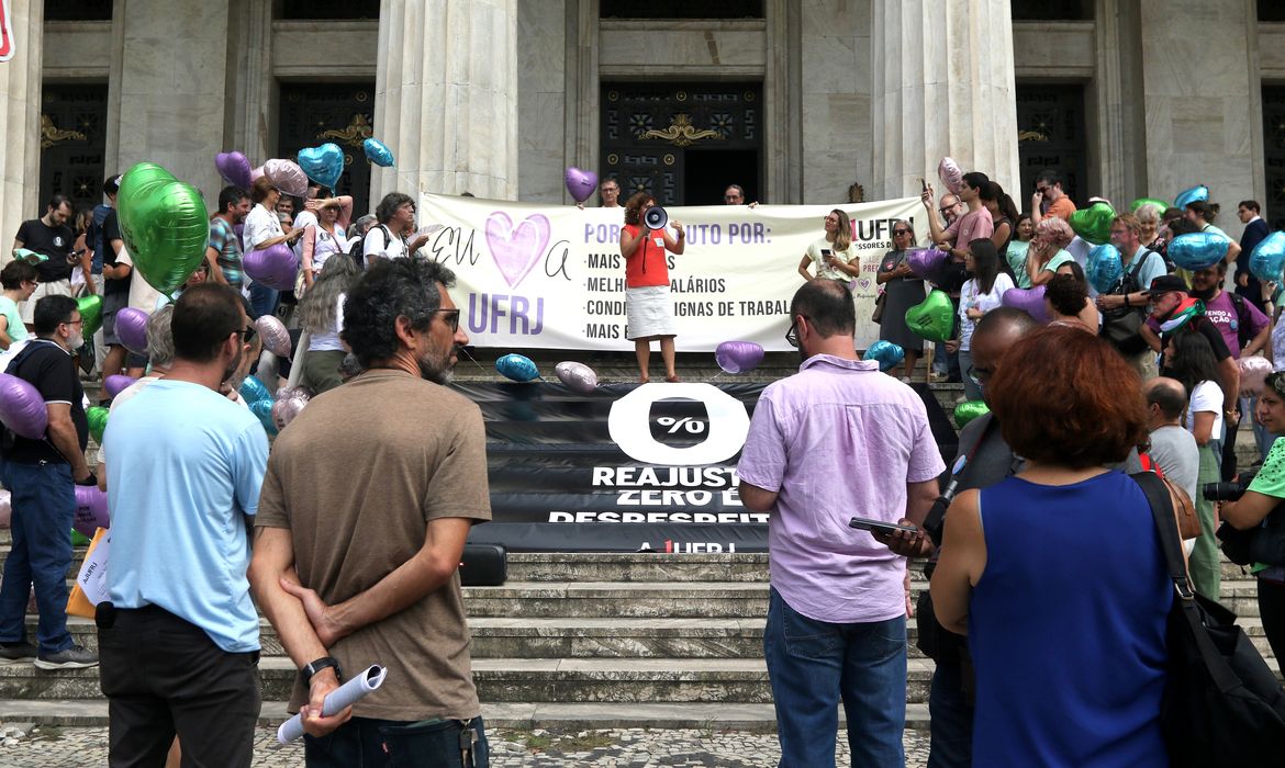 Rio de Janeiro (RJ), 19/04/2024 - A ADUFRJ (Associação dos Docentes da Universidade Federal do Rio de Janeiro) promove ato 