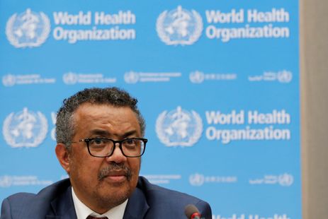 O diretor-geral da Organização Mundial de Saúde (OMS), Tedros Adhanom Ghebreyesus, fala a jornalistas sobre o surto de ebola no Congo em coletiva na sede da organização em Genebra, em 14 de maio de 2018.  REUTERS/Denis Balibouse
