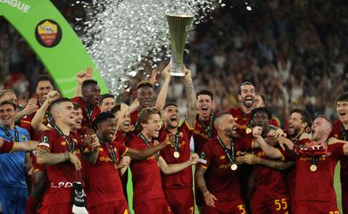 roma, conference league, futebol