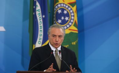 Brasília - O presidente interino Michel Temer recebe representantes de todos os segmentos da construção civil, no Palácio do Planalto (Antonio Cruz/Agência Brasil)